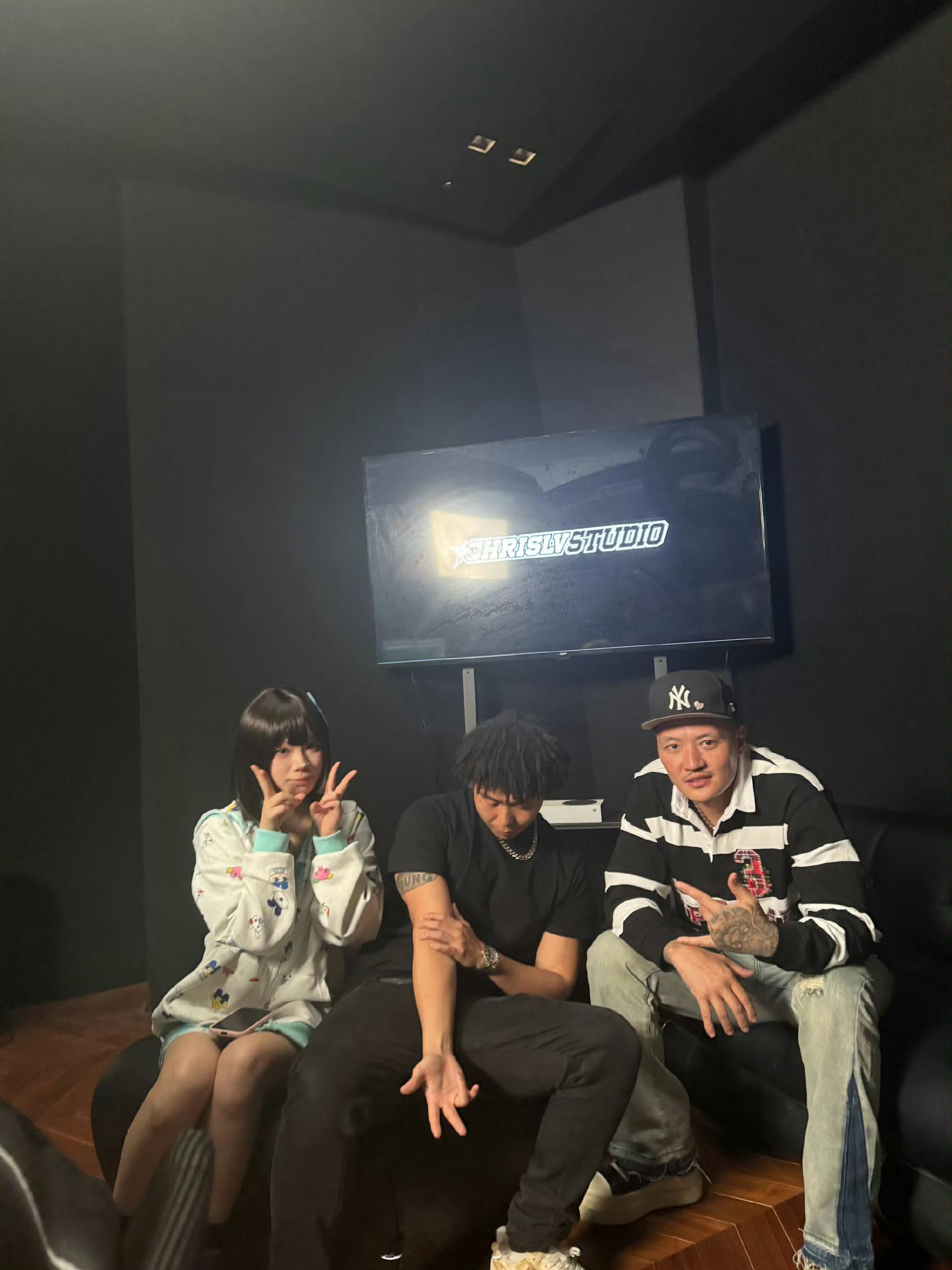 YOUNG建坤 x CHINA MAC x FOUR4444 最新合影！Chin