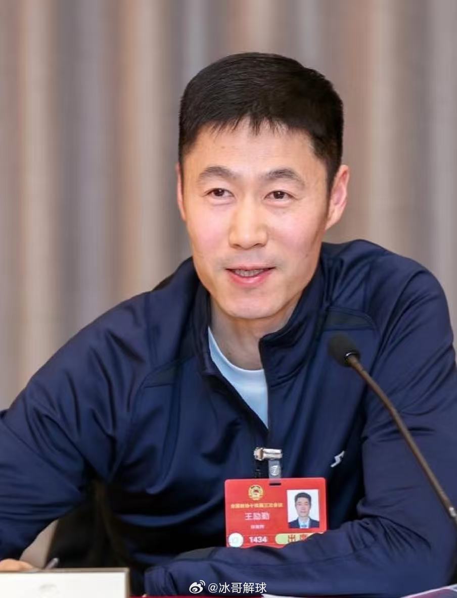 王励勤称正在与樊振东沟通王励勤透露，目前正与樊振东保持沟通，希望他能继续为国征战