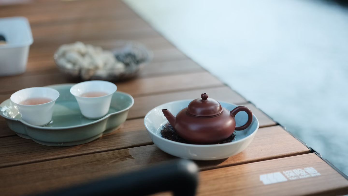 茶道[超话]  天地生万物，唯有茶，最懂人心。它不炫耀，不张扬，只是静静地长在山