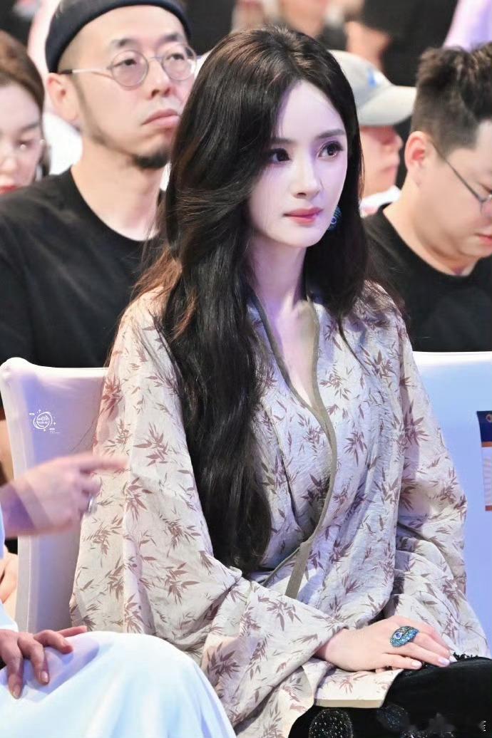杨幂的狐狸塑真的是内娱最贴的动物塑，太美了 ​​​