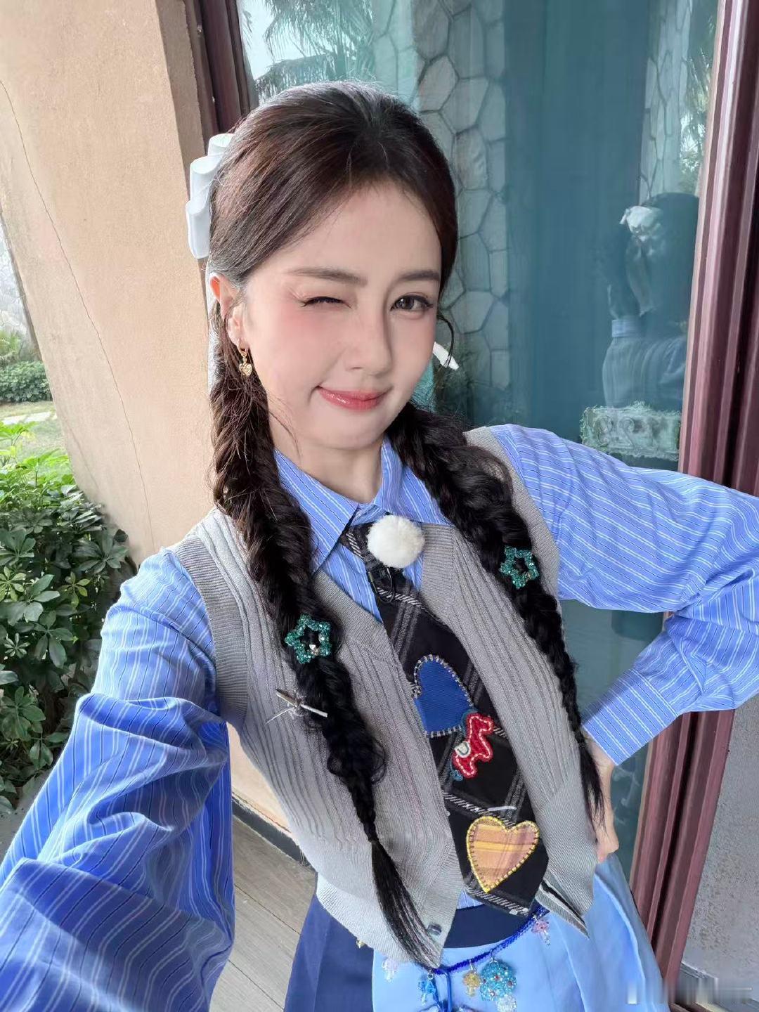 白鹿520给粉丝准备了花 你好星期六520甜蜜心意送达，白鹿精心整理150朵漂亮