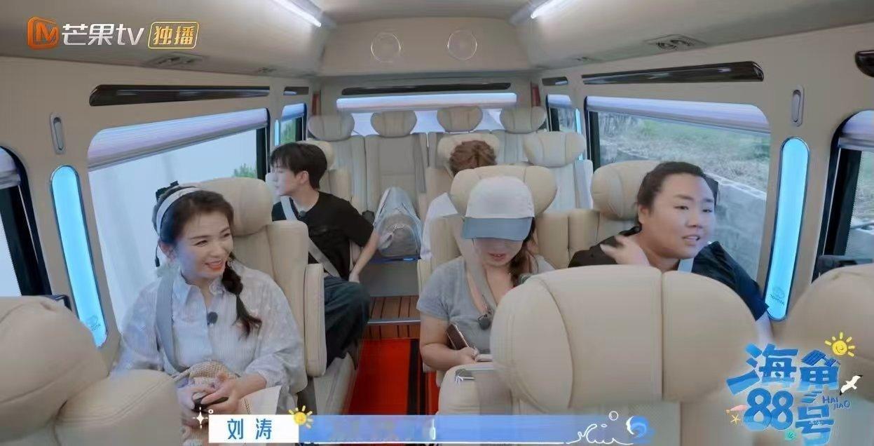 刘涛孩子统一找妈方式太真实刘涛家娃统一找妈太有代入感了！一嗓子 “妈妈” 喊出来