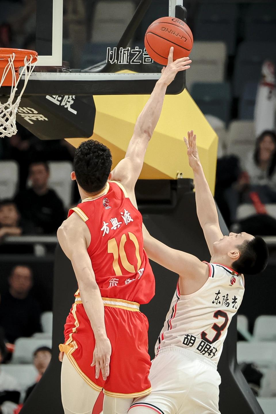 【上头条聊CBA：2024赛季新变化，谁能笑到最后？】

随着2024赛季CBA