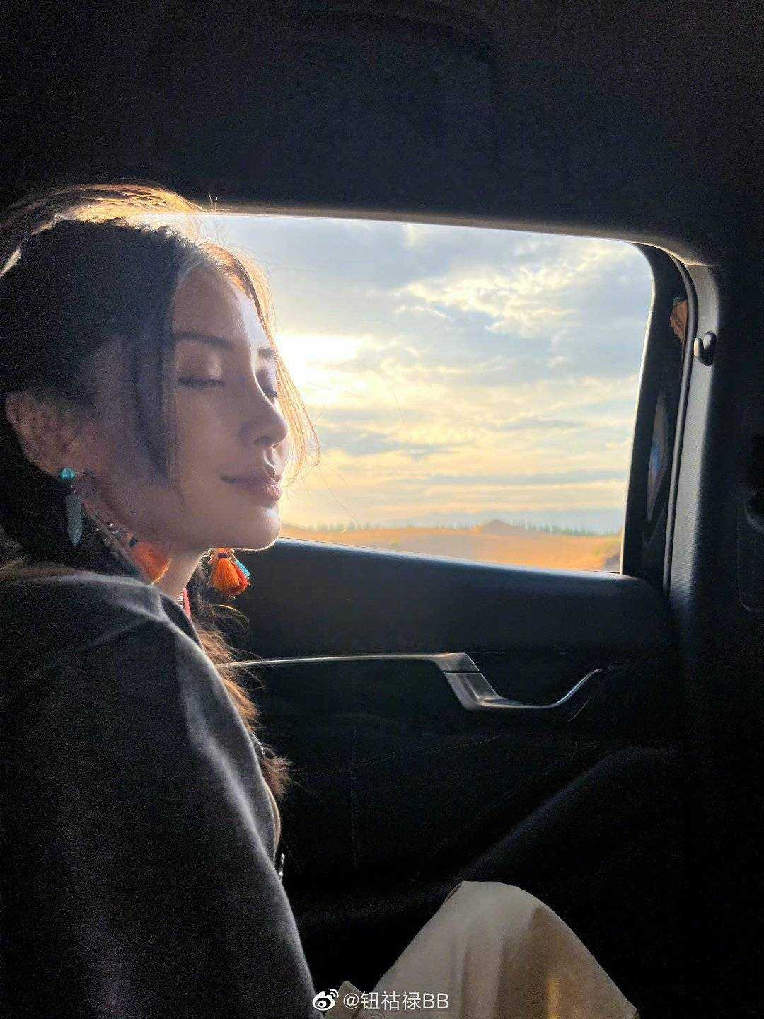 angelababy 杨颖 时间予我千万种满心欢喜，沿途逐枝怒放，全部遗漏都不要