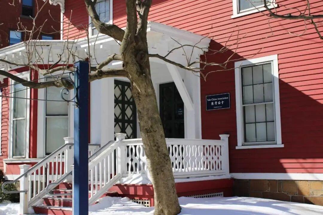 耶鲁大学中文课程的春季学期注册人数攀升至345人，创下近十年新高。中文教授们认为