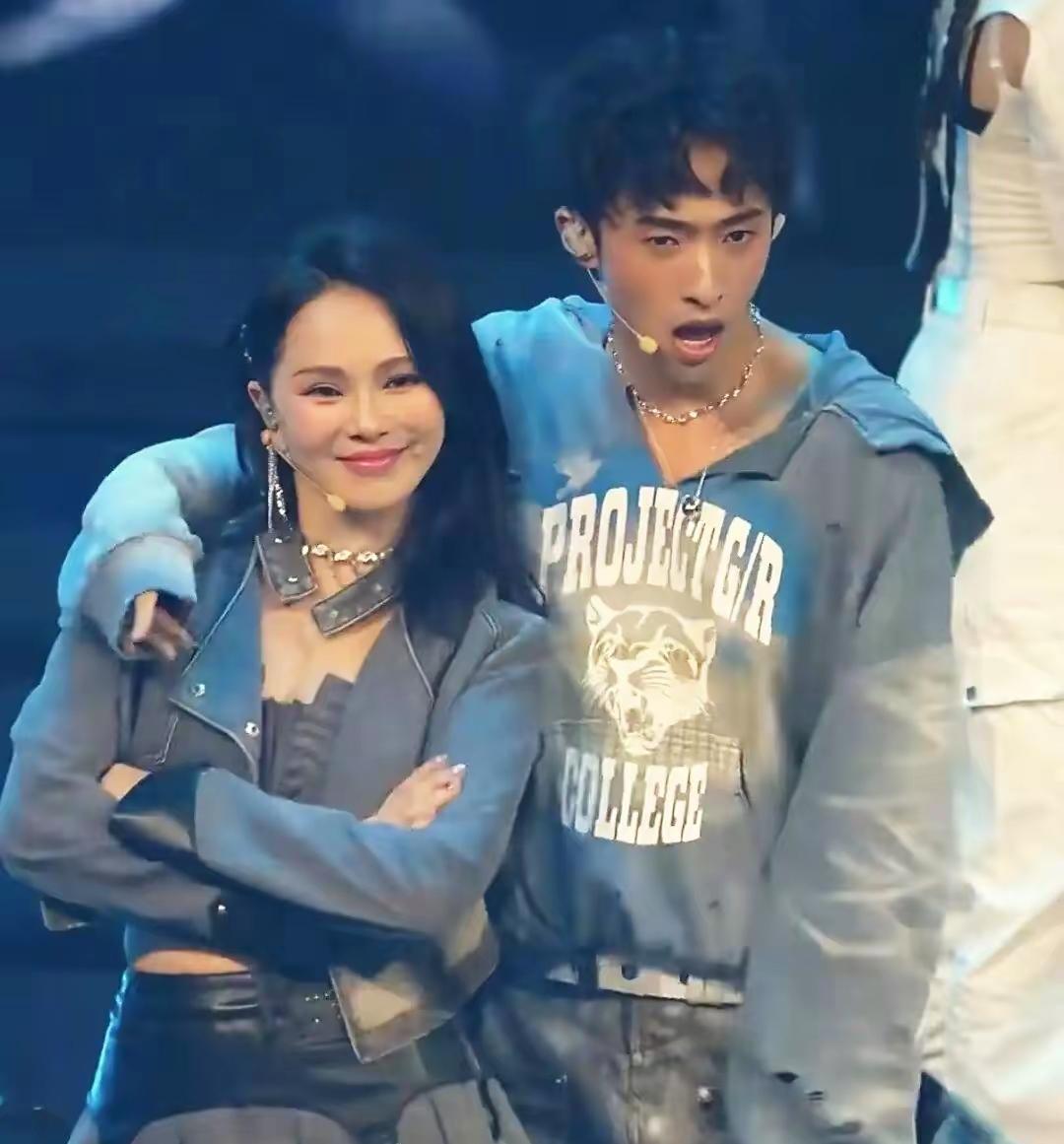 伊能静现在的状态，真的让人越来越惊叹了！57岁的她，不仅保养得宜，少女感十足，和