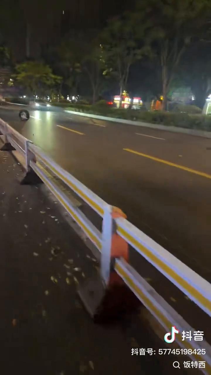 叫什么？这小米车。
