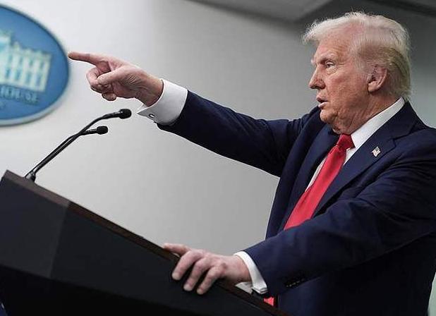 美国打伊朗，只有以色列肯真下场，要是换打中国，估计美国一嗓子能喊来不下 30 个