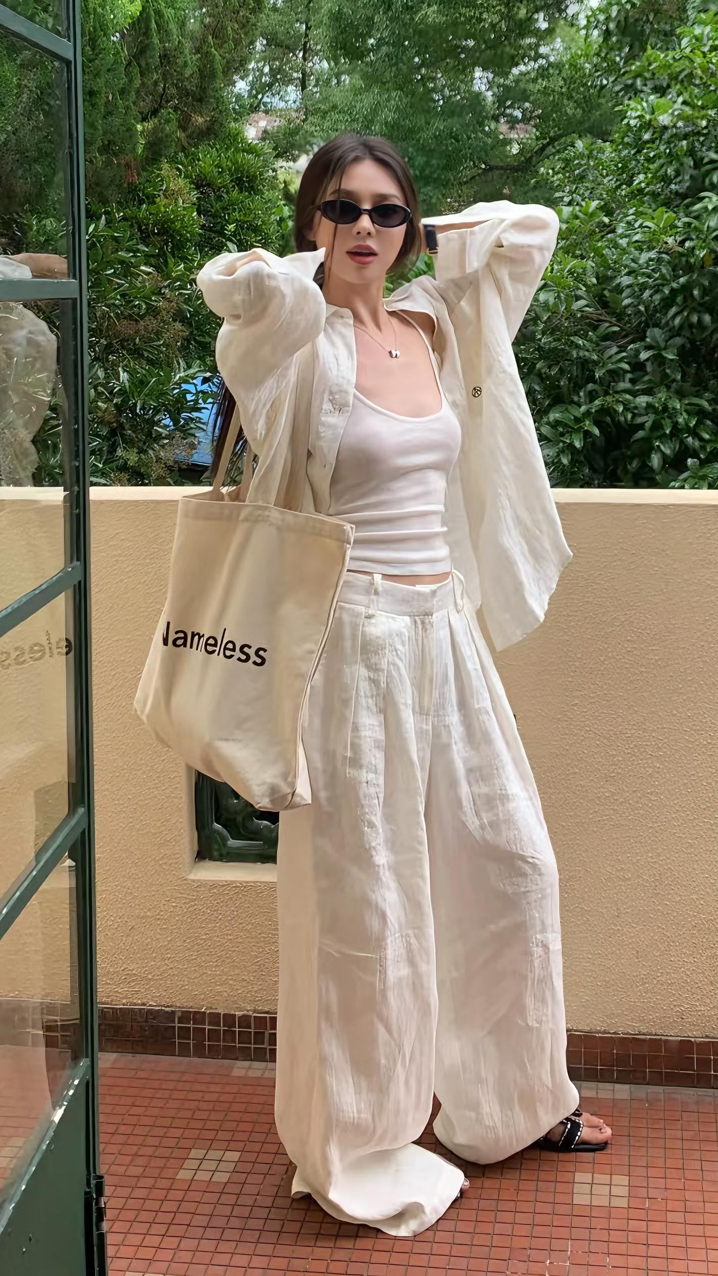 夏日穿搭主打松弛感。