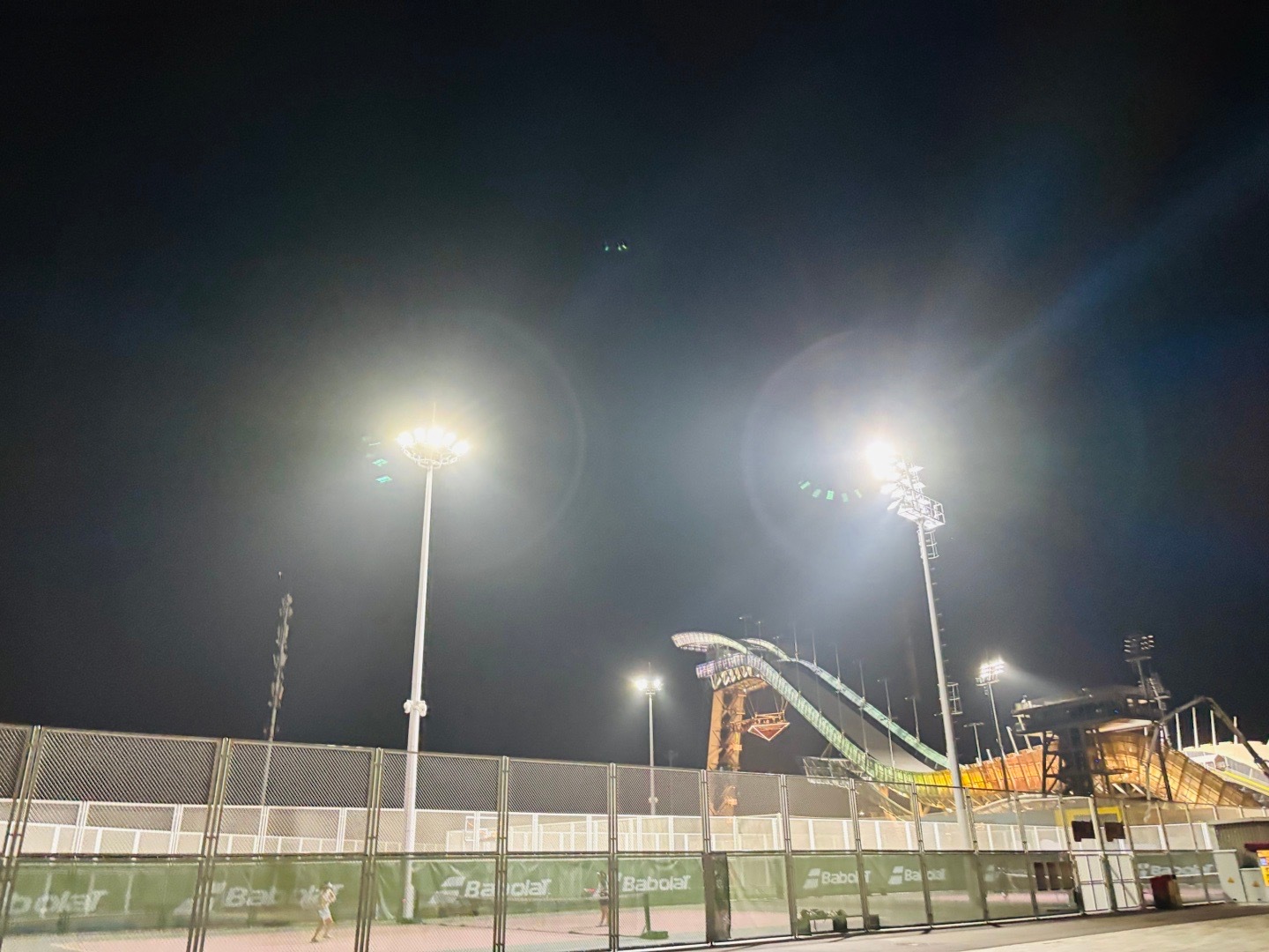 ⚽踢球  ​​​