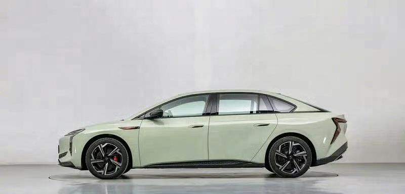 【红旗EH7正式上市 售22.98万元起】作为新能源子品牌独立运营后推出的首款车