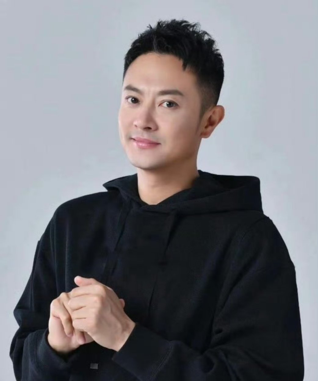 演员印小天在宁国救落水女子这次是公众人物该有的样子！这样的品质值得娱乐圈的明星们