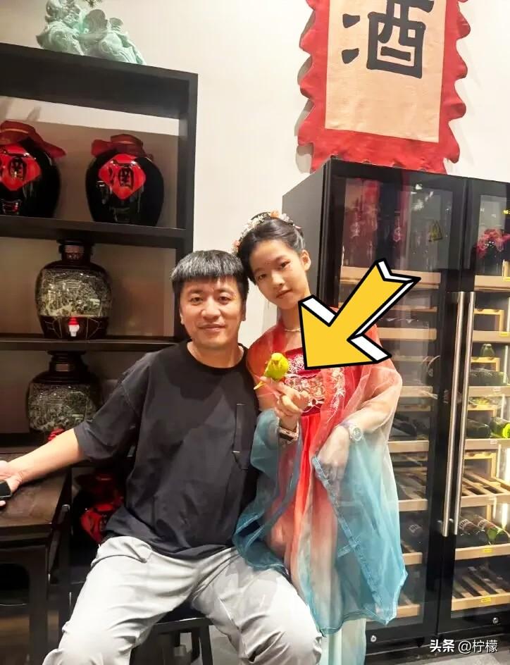 张雪峰走了，
他最大的放不下的，
估计不是他的公司，也不是他的教育事业，而是年仅