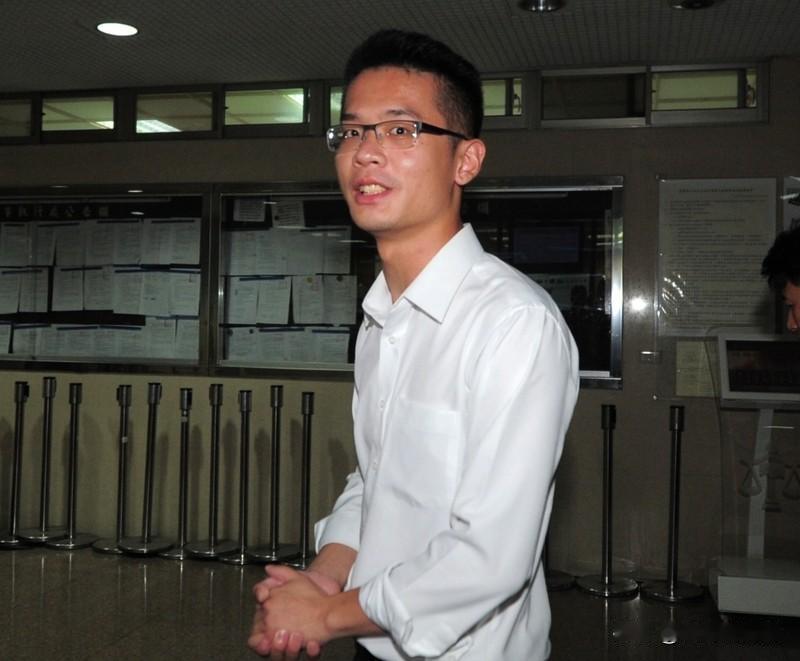 李敖会不会从棺材里跳出来？
他儿子李勘成了“台独”分子

针对洪申翰来南京参加A