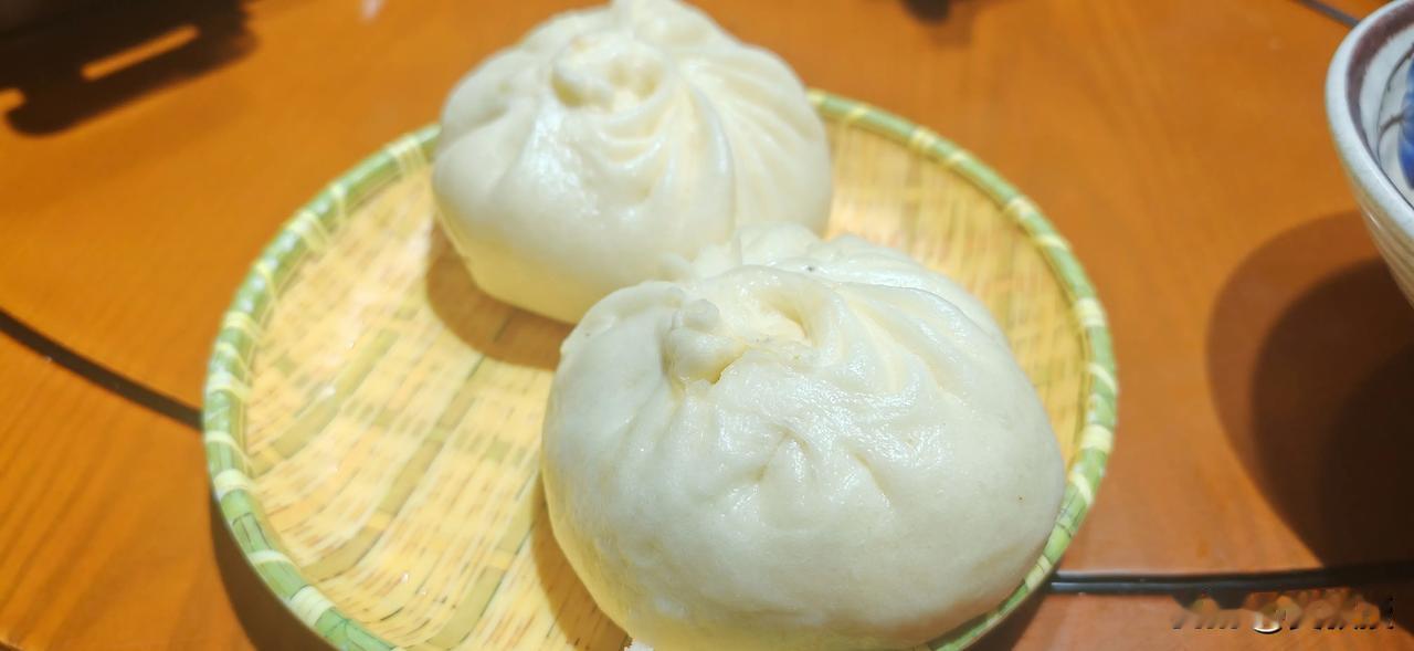 内蒙古乌兰察布的早餐
很好吃
看着正宗吗？