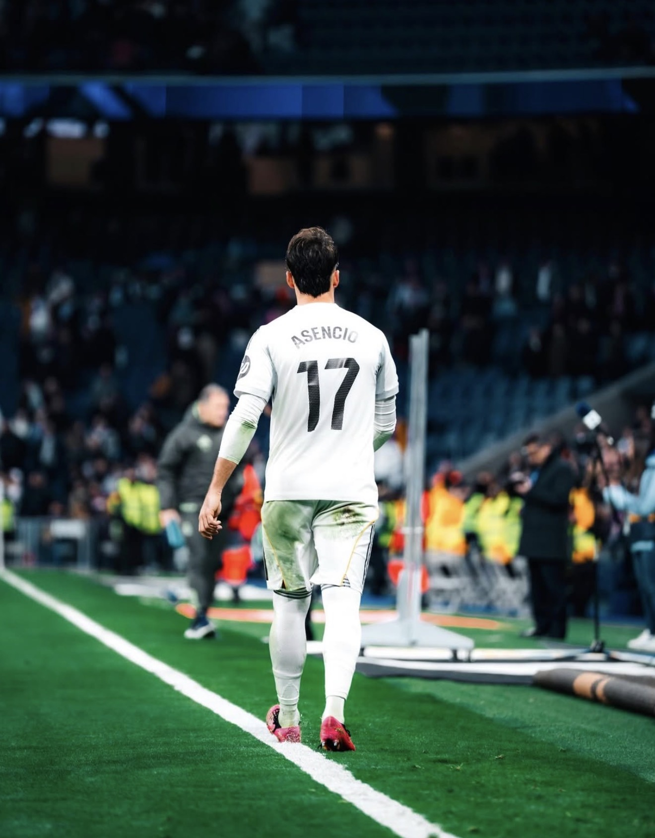 劳尔·阿森西奥现在每场比赛都在冒险。应力性骨折的恢复期为6至8周。由于后防线伤病