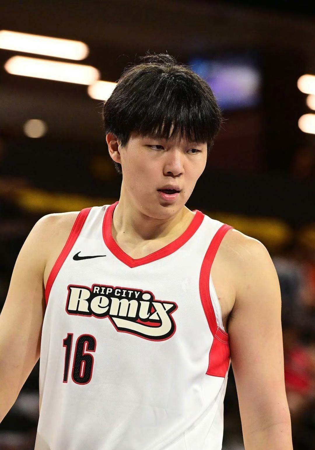 早就说了
打发展联盟
就跟玩一样
杨瀚森21分9篮板3助攻3盖帽
混音2分惜败南