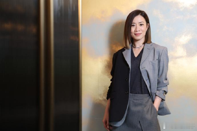 佘诗曼因许绍雄离世成长了 11月30日，在采访再谈许绍雄离世，她表示未曾想过这段