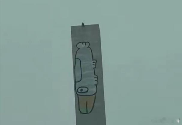 澳大利亚桥塔惊现巨鸟涂鸦 男子要求警方用无人机送三明治才下塔海外新鲜事 澳大利亚