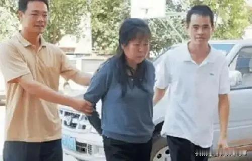 “不就是个孩子嘛，丢了再重新生一个不就完事儿了？”这句冷冰冰的话，是“熊猫第一人