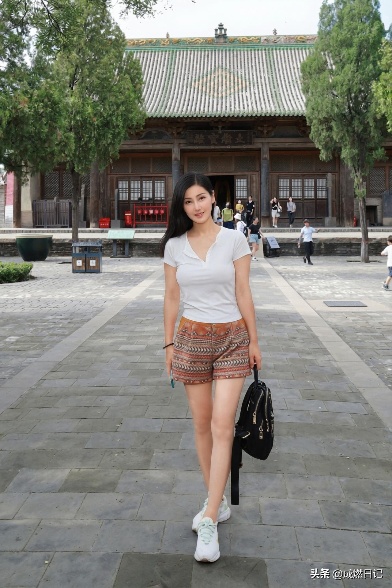 我来双林寺，不仅仅是为了那精美绝伦的彩塑，还有词人纳兰容若曾经停泊在此的一片深情