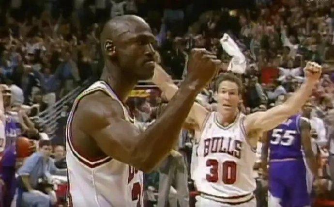 乔丹总决赛G1压哨绝杀29年前的今天，即1997年6月1日，NBA总决赛G1，乔