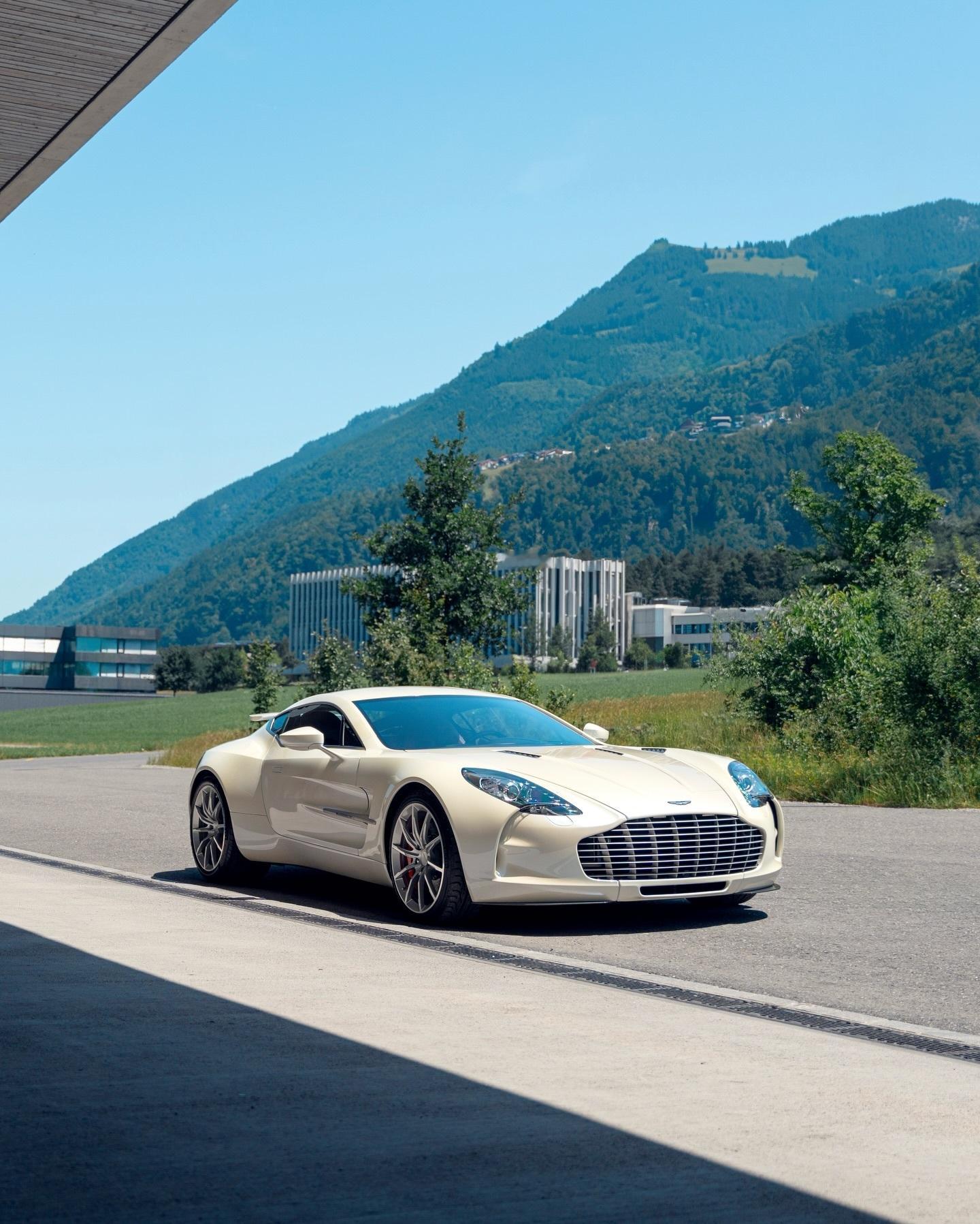 阿斯顿马丁 One77 