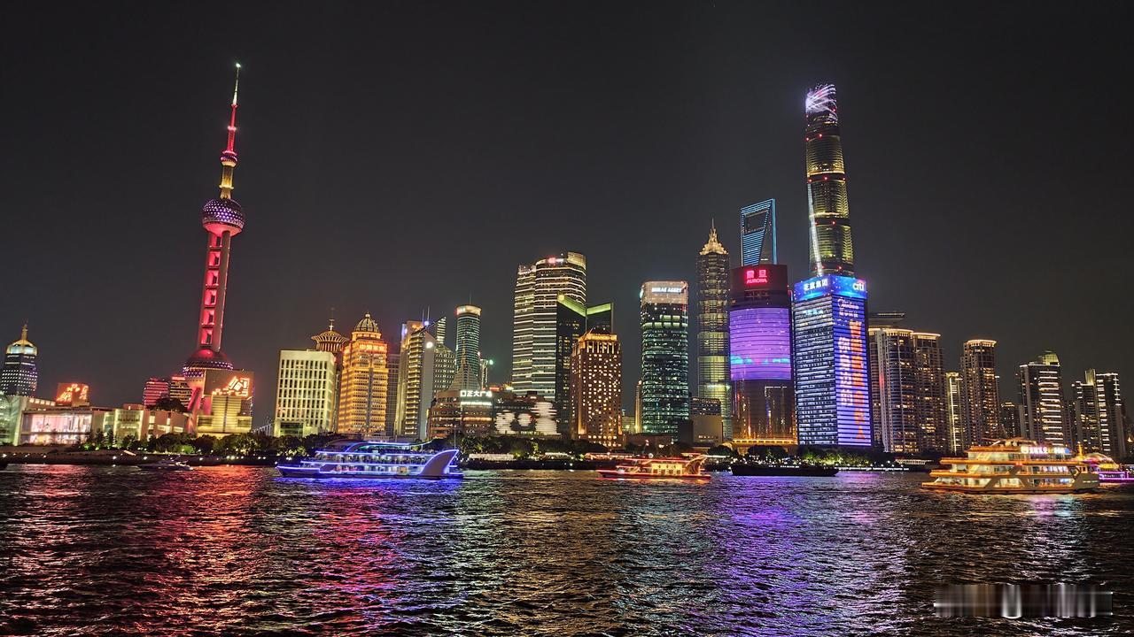 上海夜景真的很美吗?美轮美奂的上海浦江夜景