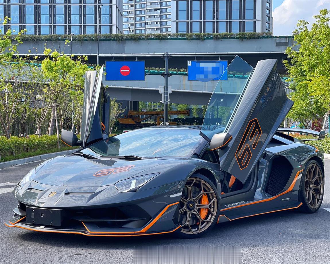 早早早~[你好]兰博基尼 Aventador SVJ2019年9月上牌，3000