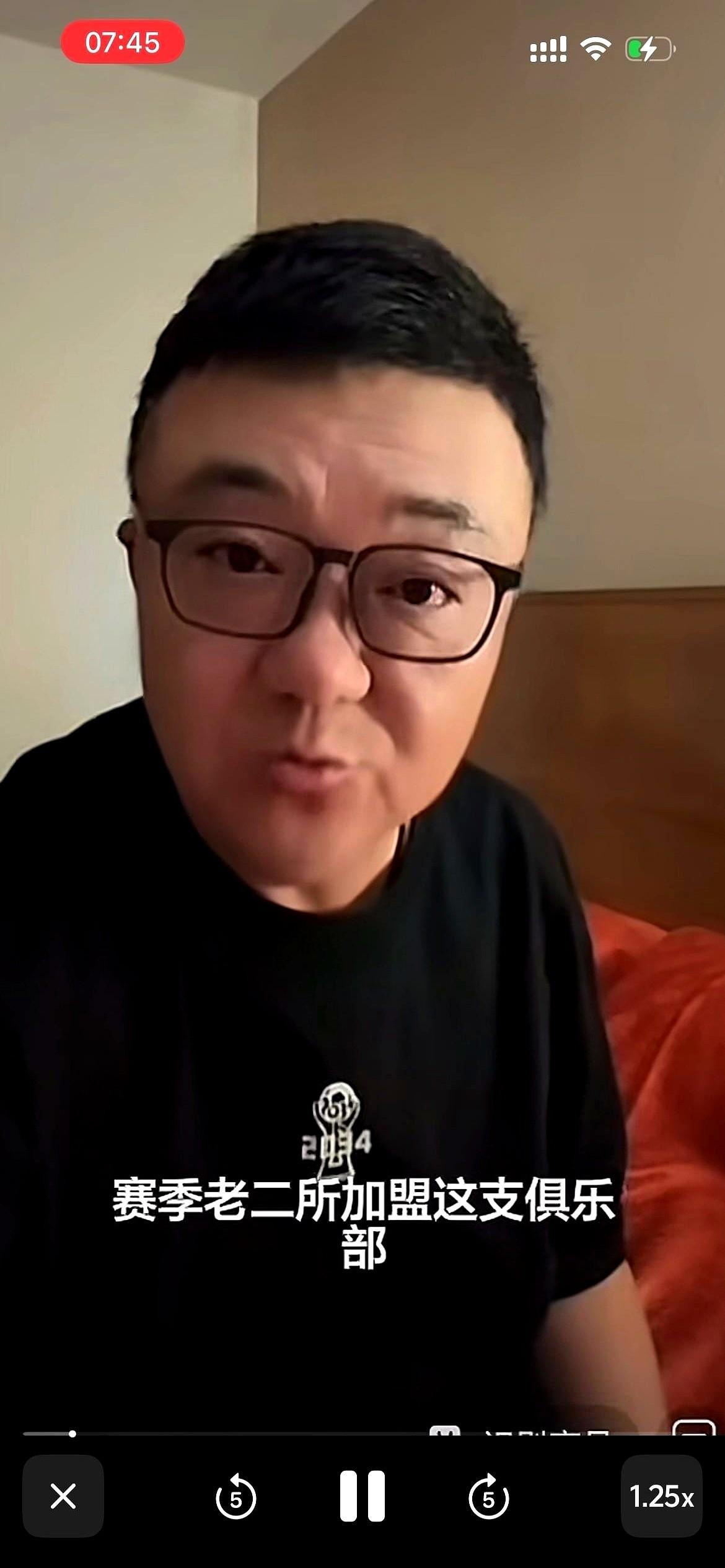 董路最近在直播间透了个底：他带头的“中国足球小将”团队，直接甩出了一个让西班牙人