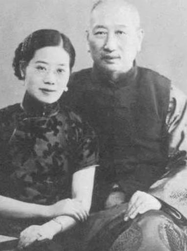 1900年，连生两女的朱环佩再次怀孕，丈夫：“再生女儿我就纳妾！”谁料，生下来还