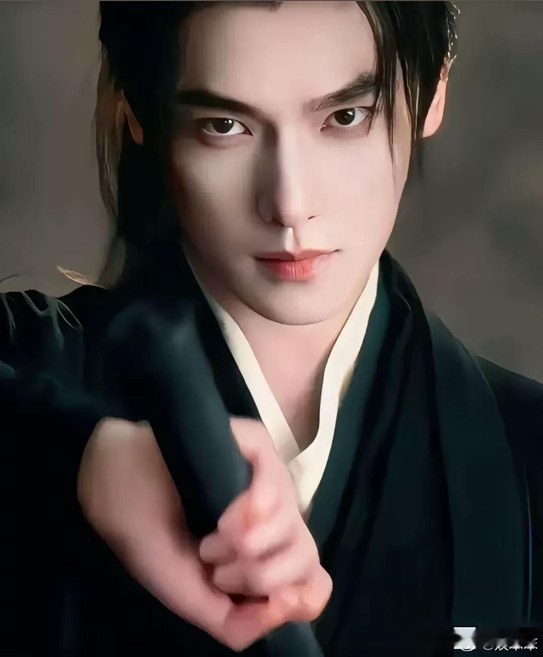 杨洋身上有个怪现象，你们发现没。​​演了一堆男一号，每部戏妆造都精致到能吊打同期