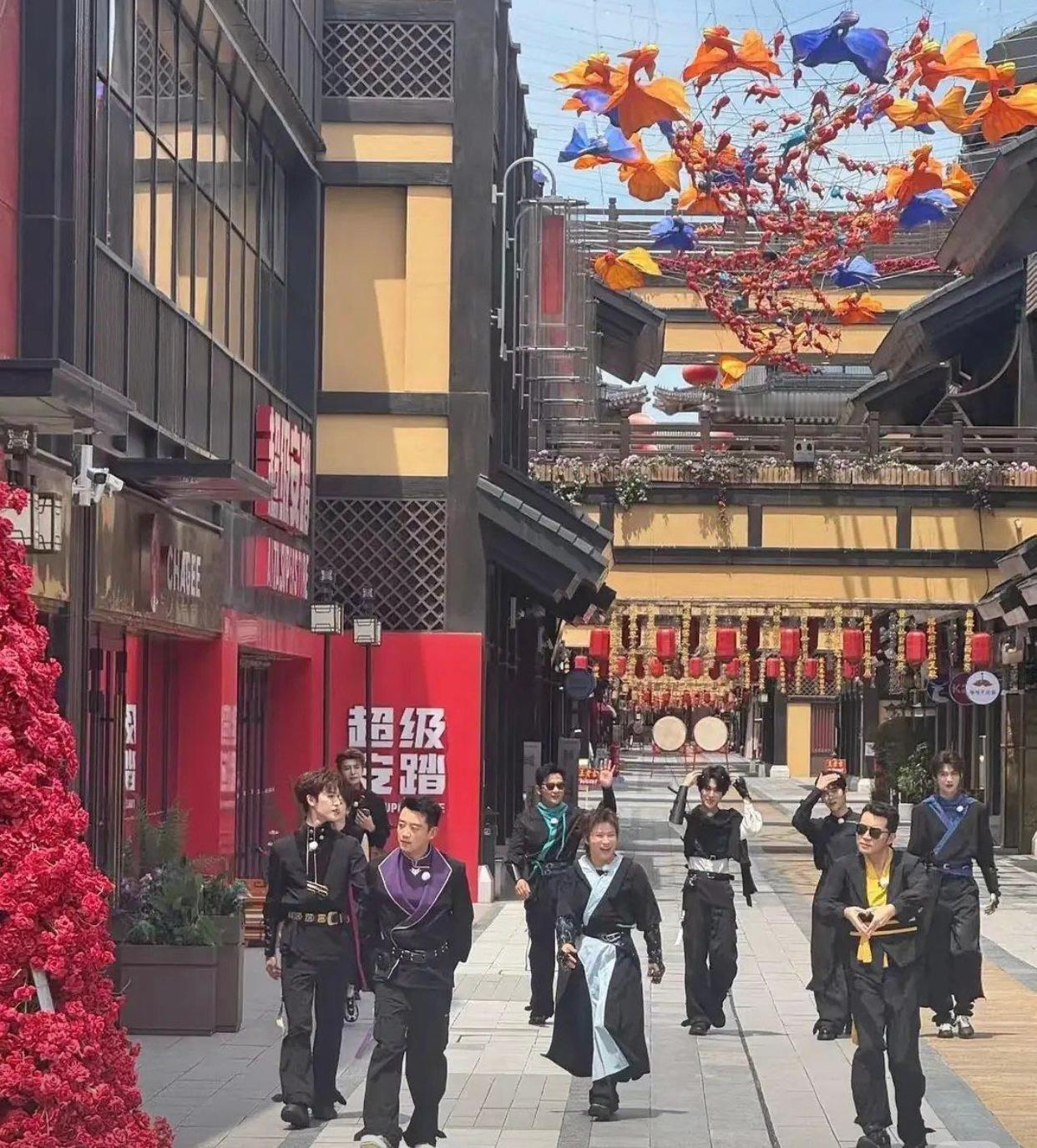 和跑男其他成员对比起来白鹿真的好端庄啊。 