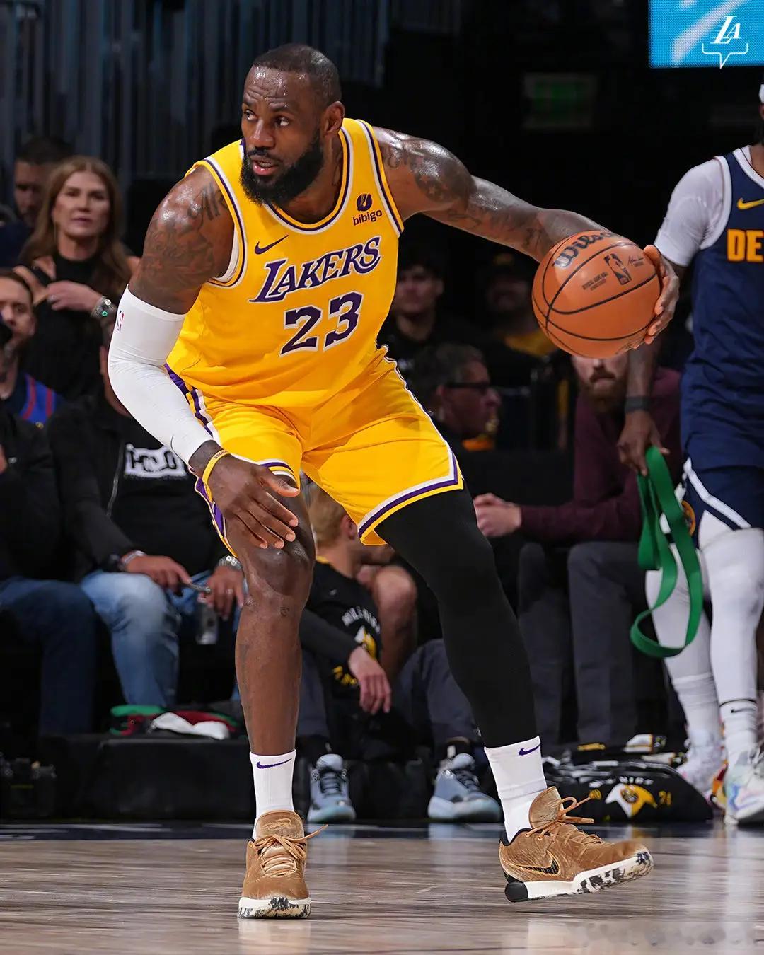 北京时间4月30日，NBA季后赛G5，湖人再次被穆雷绝杀，系列赛大比分1-4被淘