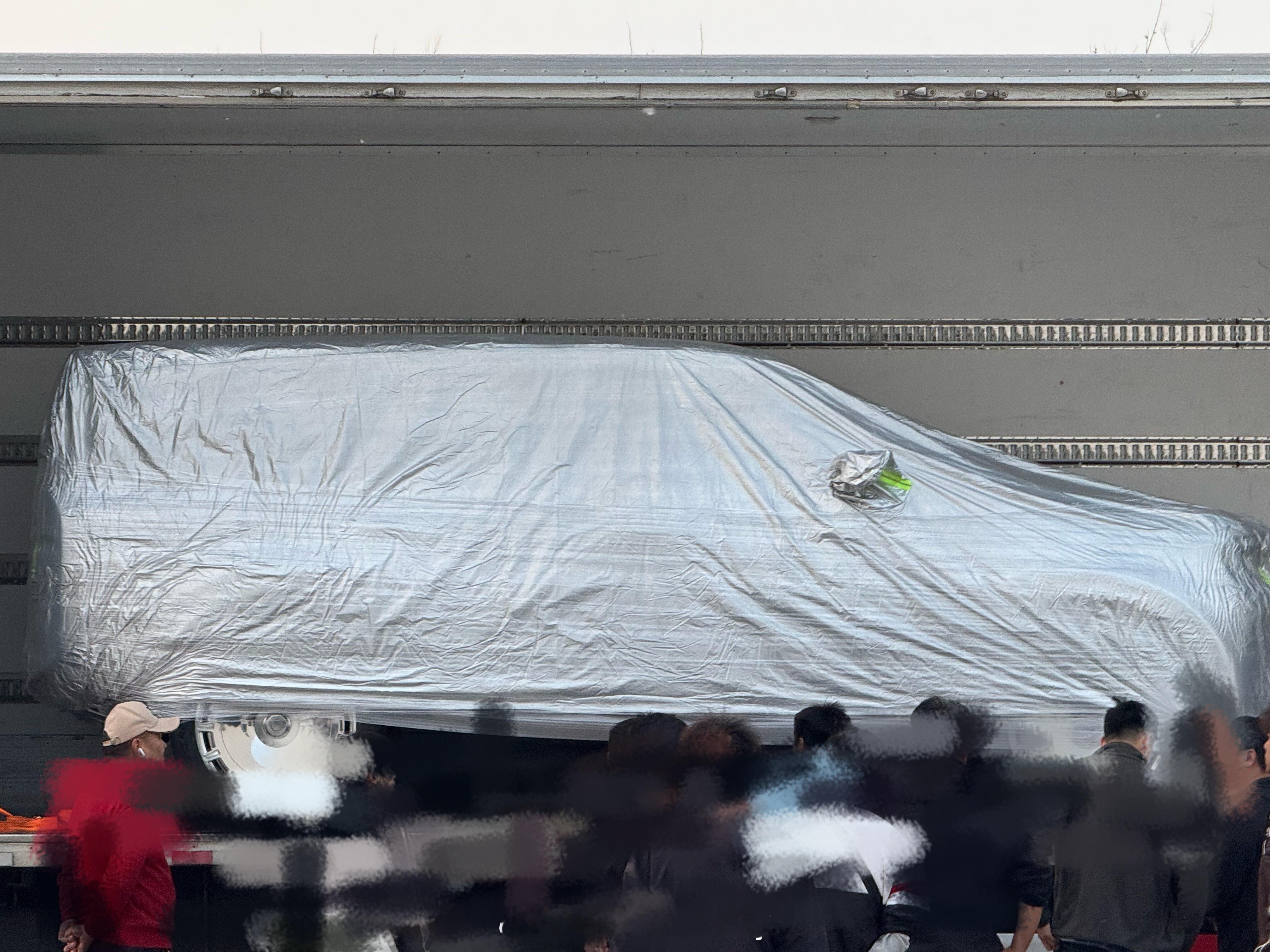 举手 问个问题谁能告诉我这是一台什么车我知道是个SUV大饼圈没了新能源大牛说大v