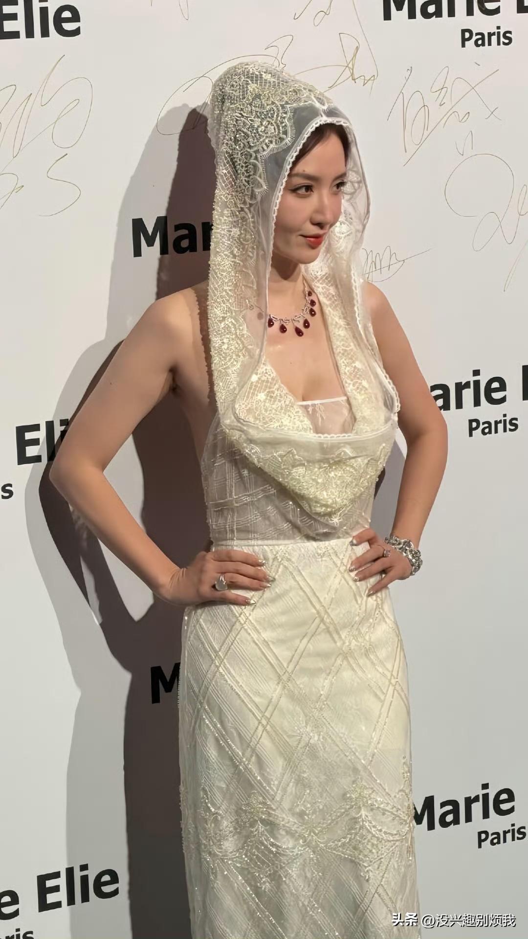 天呐，张萌穿成这样真的好看吗？