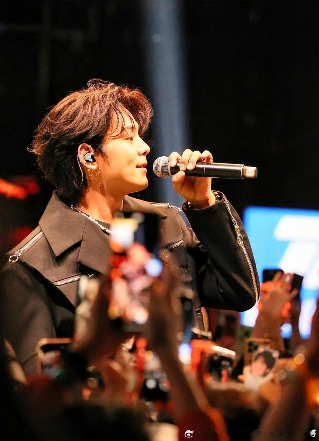 理塘丁真《天空下的温暖》天空下的温暖（