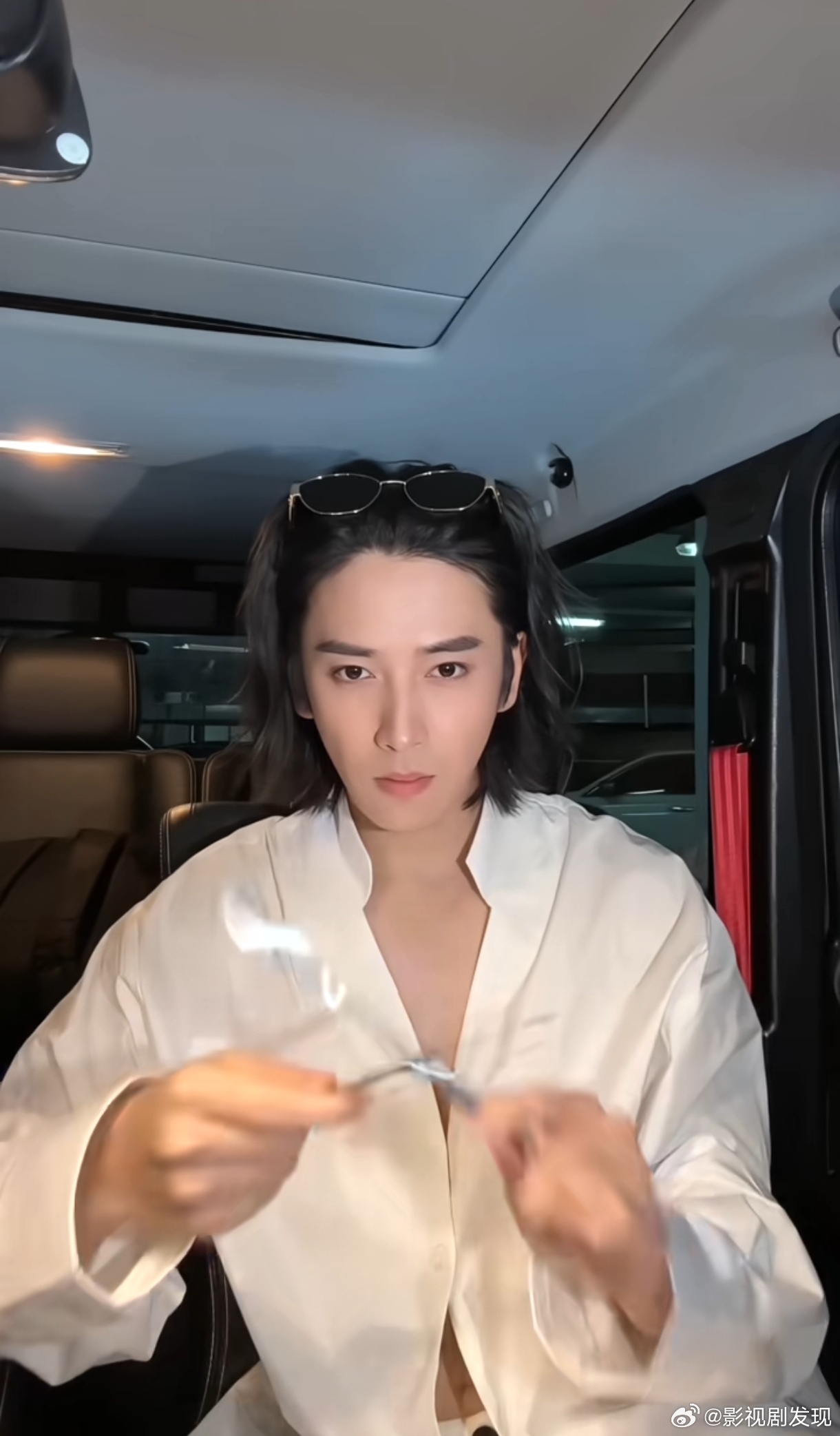 陈若轩为什么都叫他陈舞蹈？之前记得是走硬汉路线，现在怎么留长发感觉变花美男了