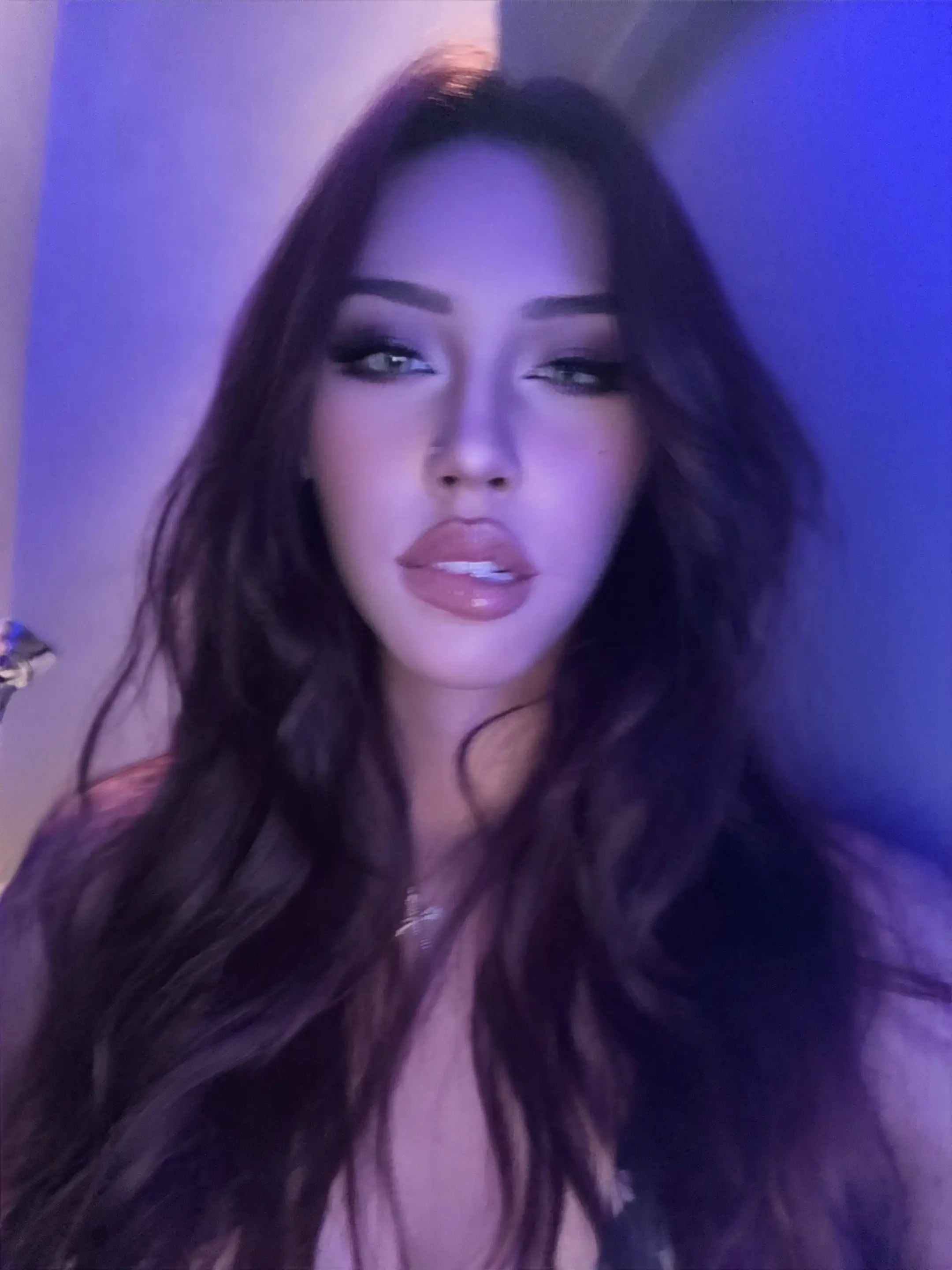 嗯对啊 她好我坏行了吧 你去找她呗