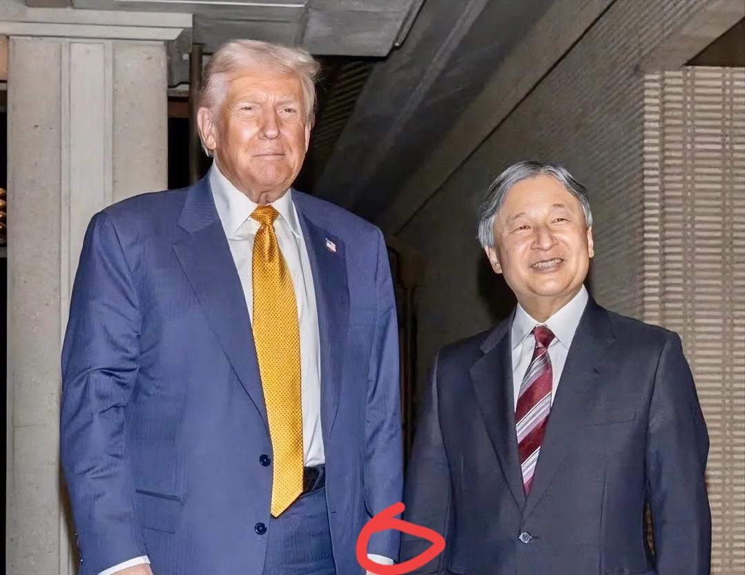 快讯 快讯
特朗普面见日本德仁天皇

当地时间10月27日，特朗普抵达日本之后，