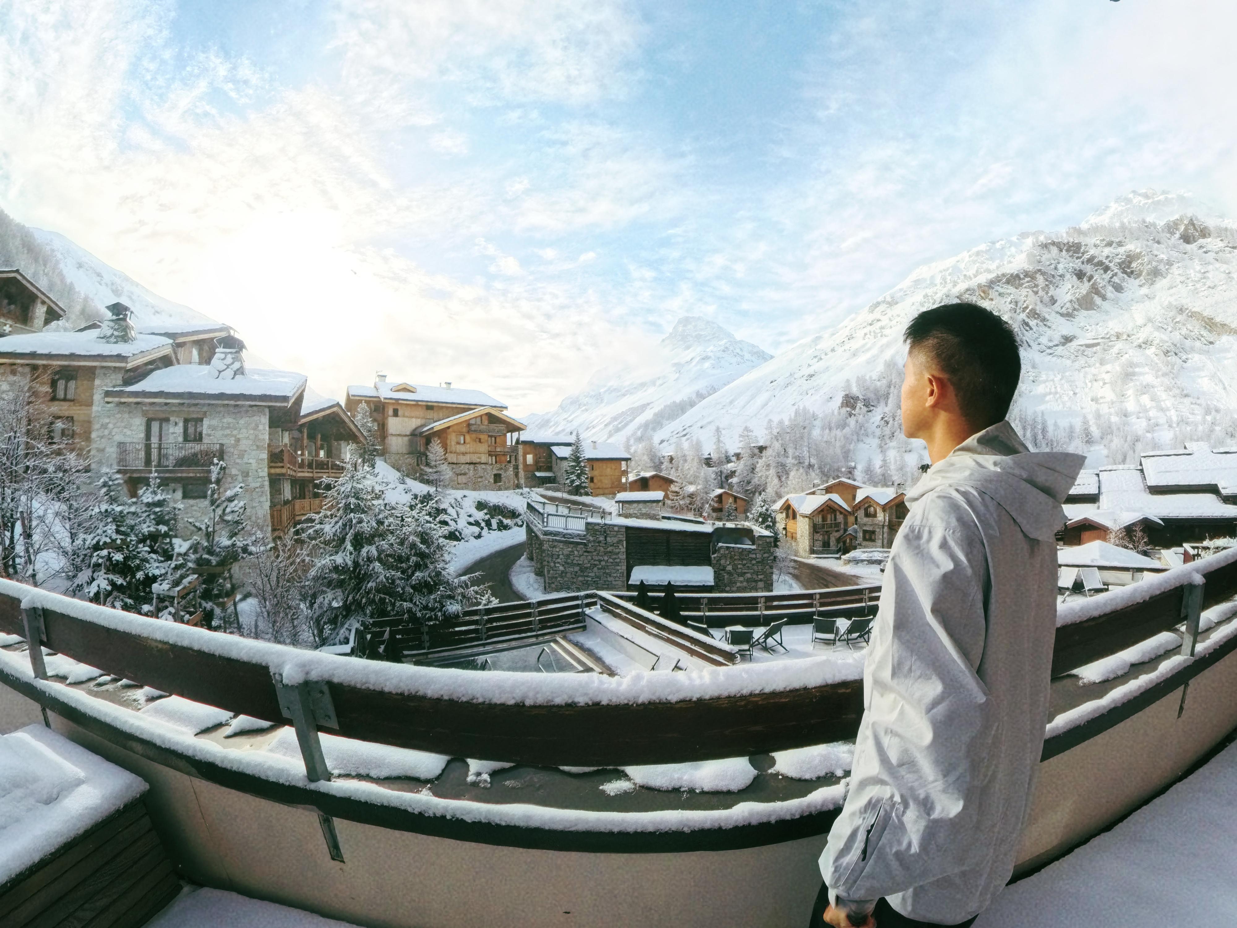 与其苟延残喘，不如从容燃烧。活在当下！[心]  