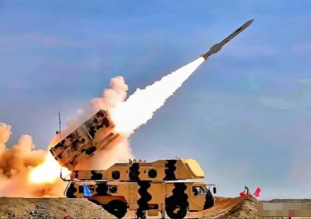 战争规模扩大，伊朗对沙特石油基础发动打击。刚刚，伊朗被曝袭击了日加工约55万桶石