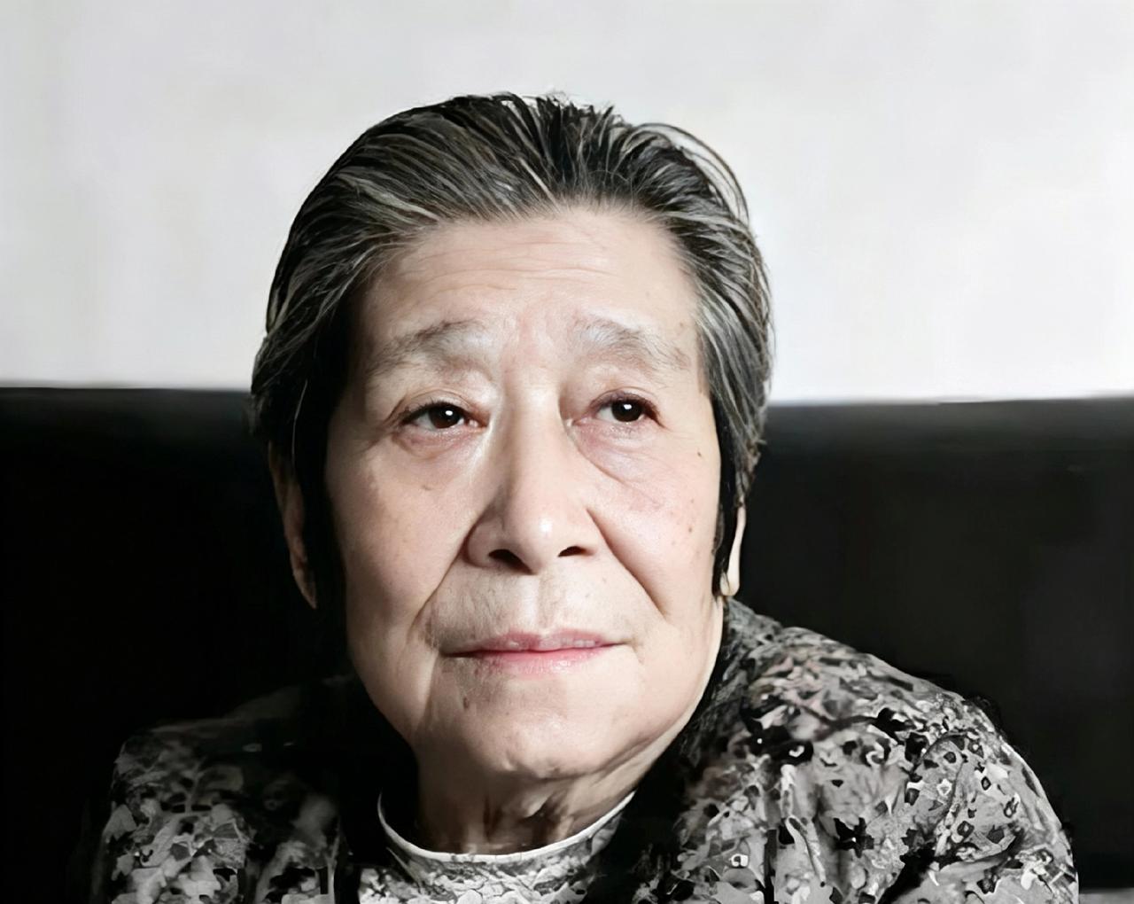 杨虎城之女杨拯英，传承父辈风骨的巾帼志士！她生于烽火岁月，自幼受爱国精神熏陶，一