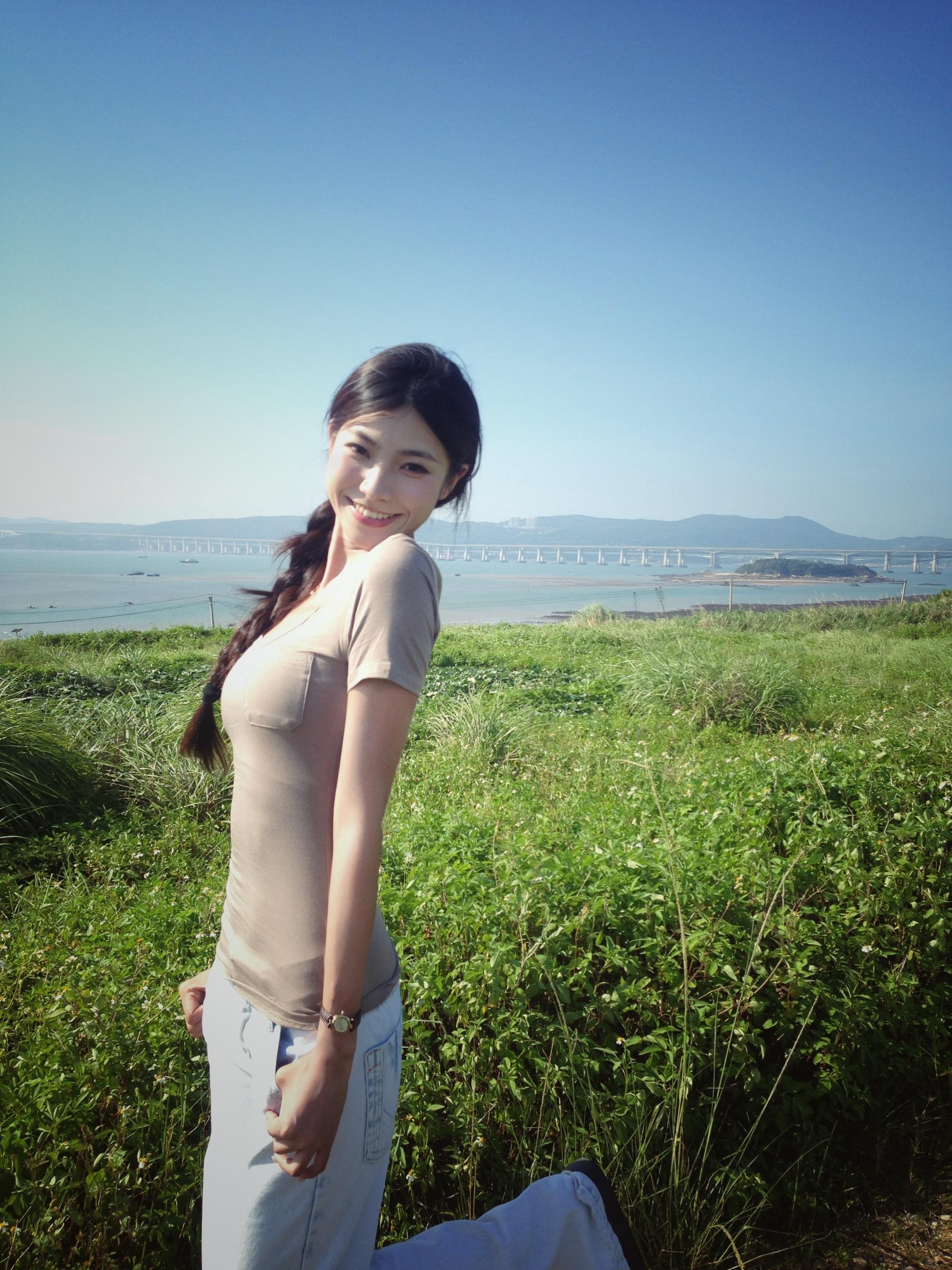 你总是向往别人的天空 却忘记了自己才是明媚的太阳