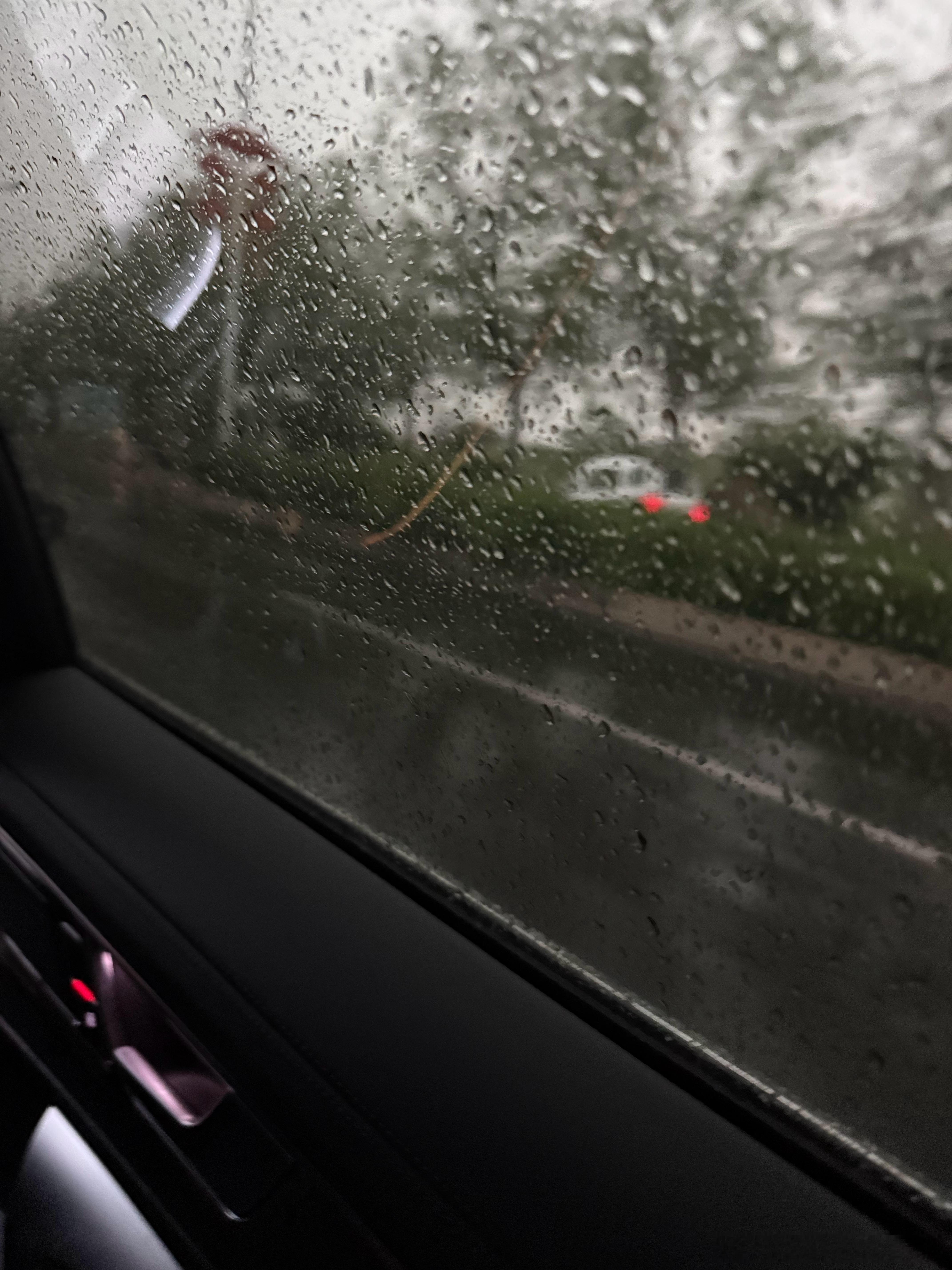 下课。下雨🌧️ 