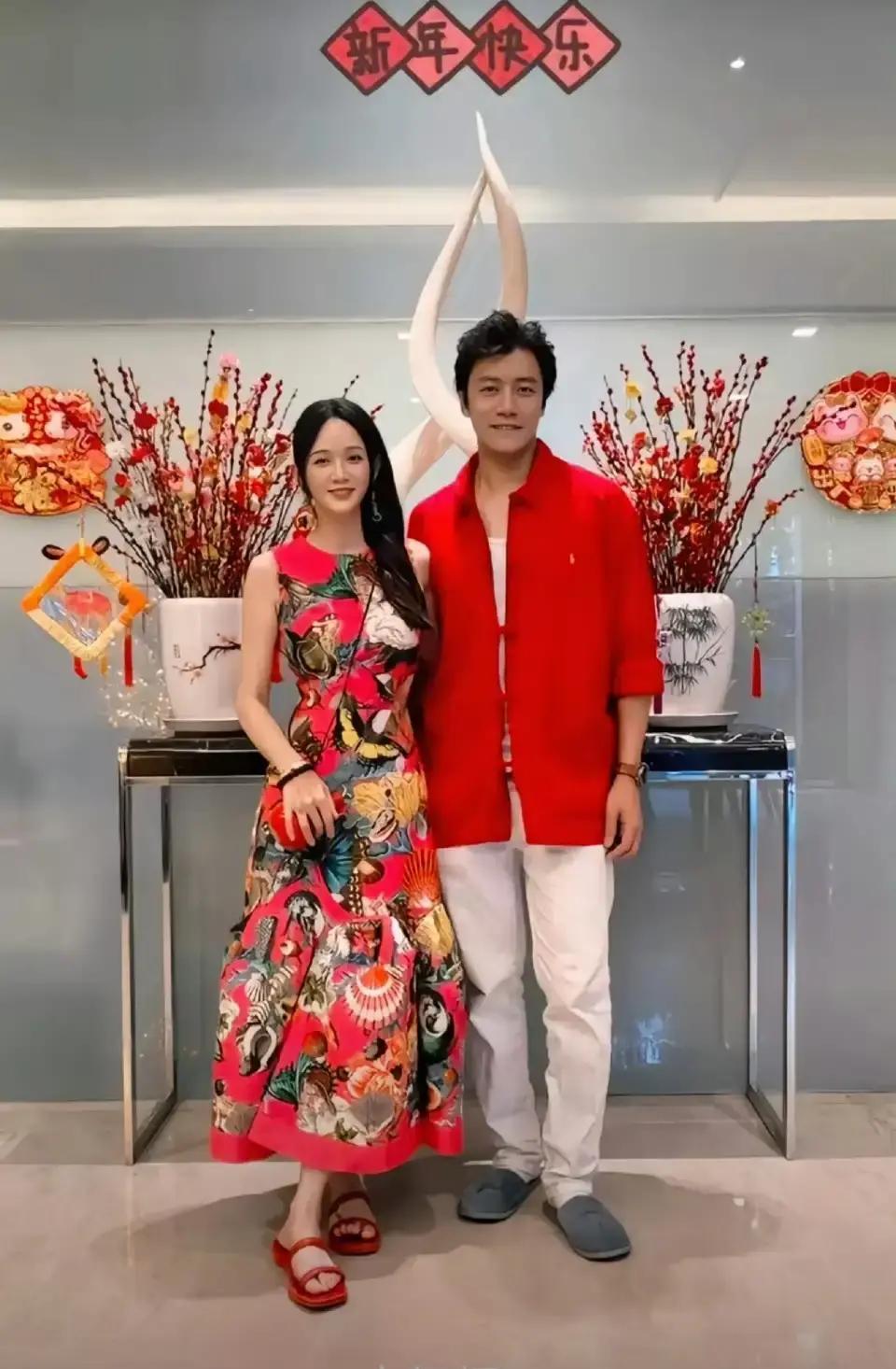 嫁豪门第四年，44岁陈乔恩铁了心不生娃。
你看到没，她飞了3000公里回大马婆家