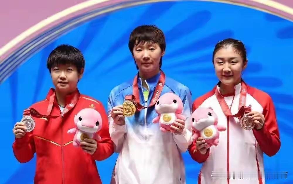 今年的全运会乒乓球女单比赛，王曼昱夺得女单冠军，孙颖莎夺得女单亚军。陈梦获得女单