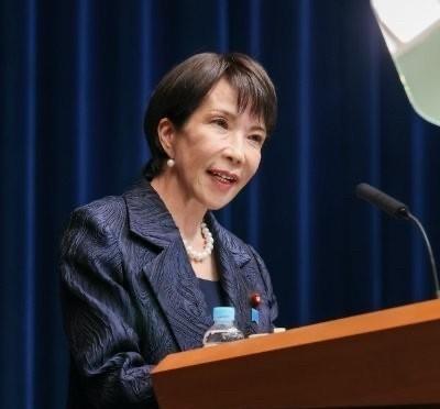 日本首相高市早苗发文说：“今日8时39分许，据报告，在大分县日出生台演习场，陆上