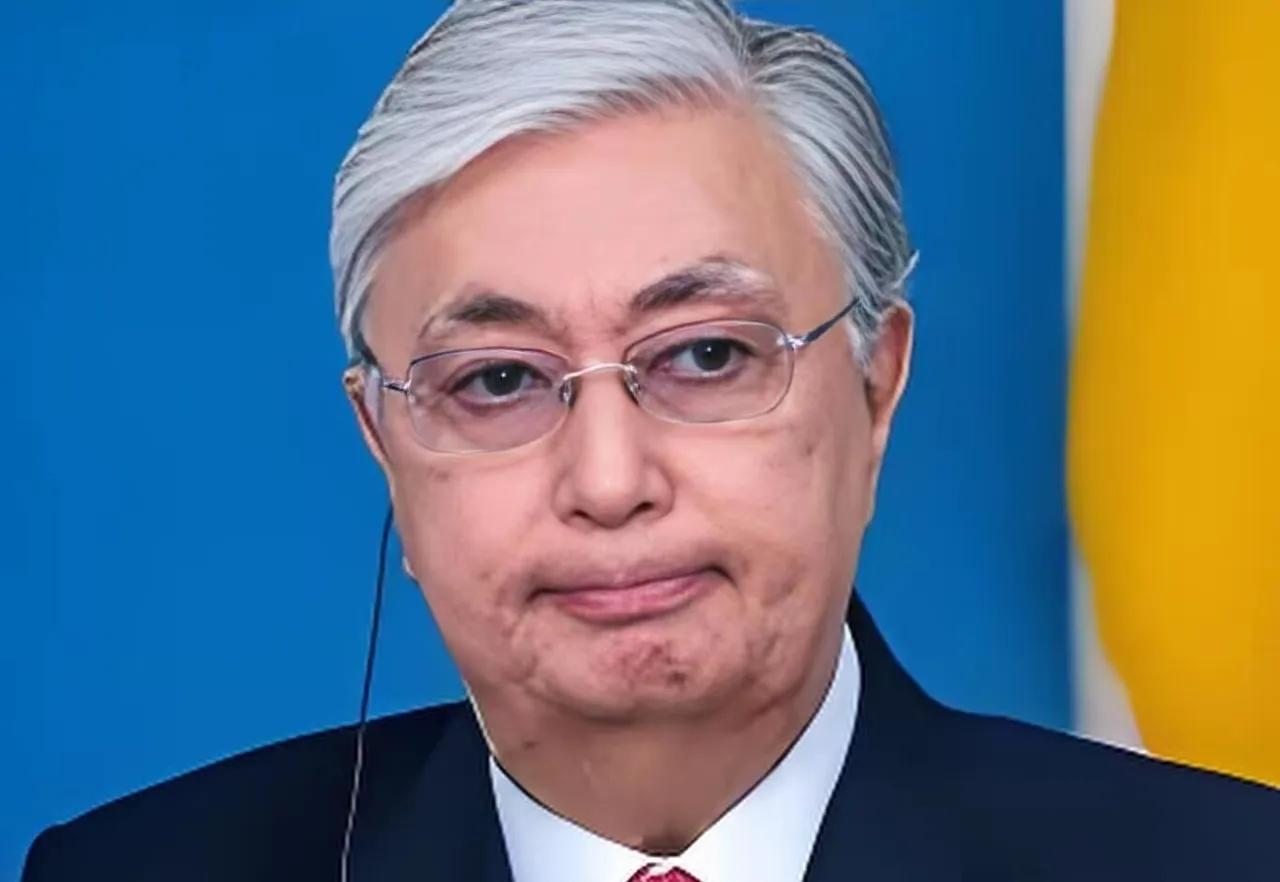 哈萨克斯坦总统托卡耶夫最近访问日本时说得挺硬气，“中等国家也能影响世界稳定”。这