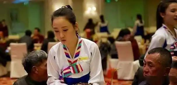 朝鲜突然让在北京的不少朝鲜女性员工回国了。最近北京不少人都纳闷，以前那些在朝鲜餐